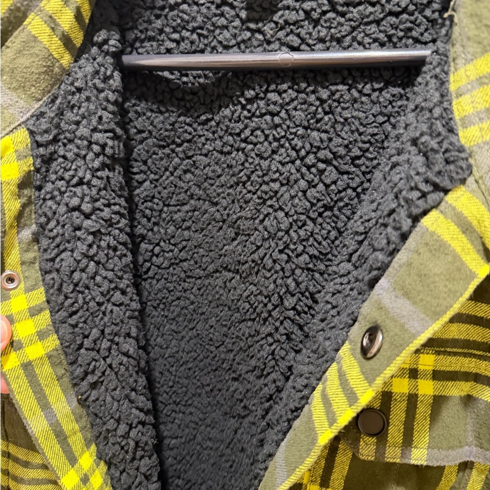 Volcom Yellow and Gray Fleece lined flannel - Picture 4 of 4
